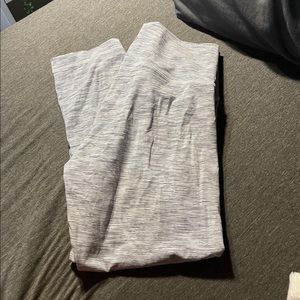 LULULEMON grey and white cropped leggings